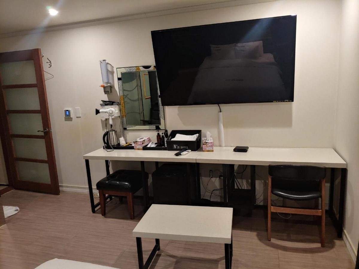 No.25 Hotel Busan Seomyeon Station Екстер'єр фото