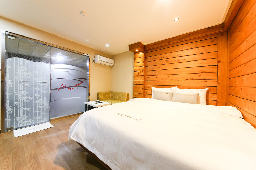 No.25 Hotel Busan Seomyeon Station Екстер'єр фото