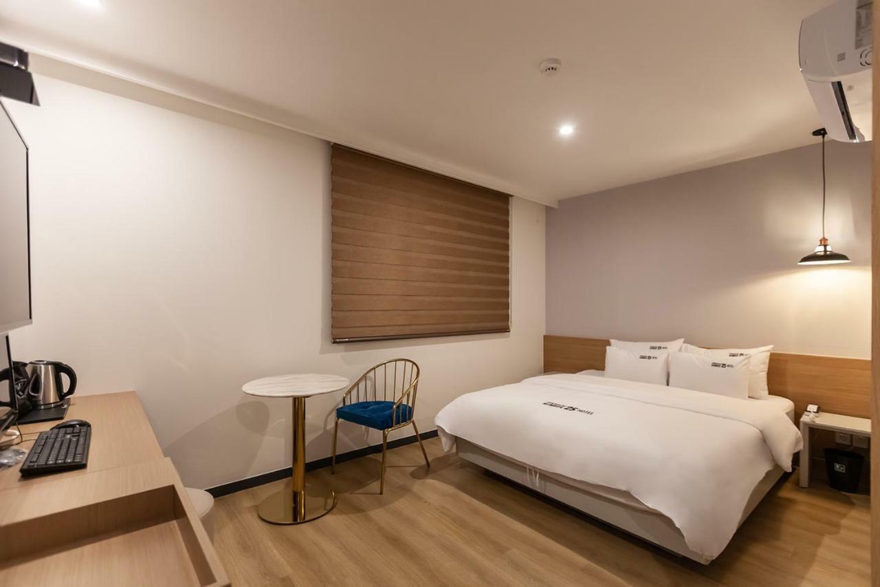 No.25 Hotel Busan Seomyeon Station Екстер'єр фото